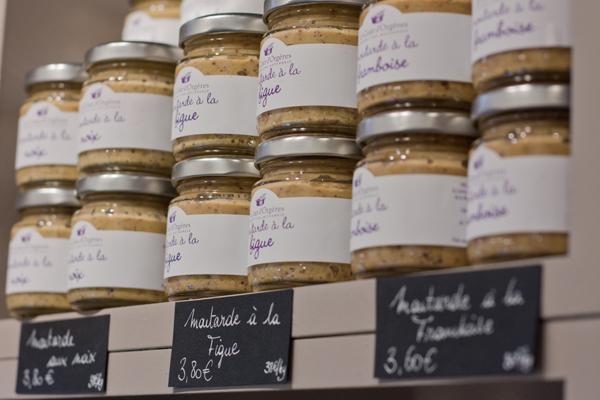 moutarde Des fraises, des framboises et lépicerie fruit à Lyon