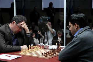 Echecs à Moscou : Boris Gelfand se concentre avant d'affronter le champion du monde en titre Vishy Anand - Photo © Chessbase 