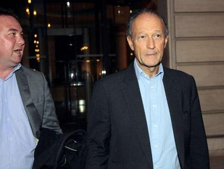 Thierry Gaubert (à droite), ancien conseiller de Nicolas Sarkozy lorsque celui-ci n'était encore que porte-parole d'Edouard Balladur, candidat aux présidentielles de 1995, est inculpé pour blanchiment aggravé.