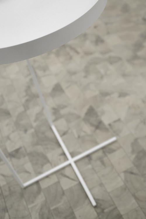 Table d’angle Nook par Lukas Franciszkiewicz