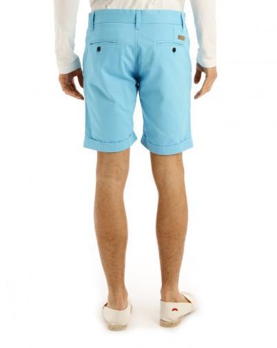 bermuda chino bleu ciel three paris1 Les pastels masculins de lété 2012