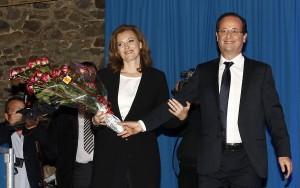 François Hollande et Valérie Trierweiler entrent à l’Élysée