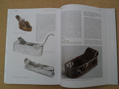 Un livre sur les outils anciens décorés : Early European Decorated Tools, par Jonathan Green-Plumb