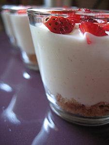 160512 fraises du jardin en verrine 007