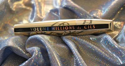 My Little Red Carpet,... A Little Contente