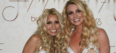 Un sosie de Britney réalise un vidéo clip pour la chanson Trouble For Me