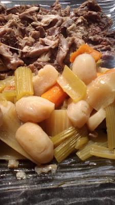 Jarret de porc aux légumes (carottes, navets, celeri)