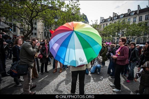 Flash-mob-contre-lesbophobie-paris0009