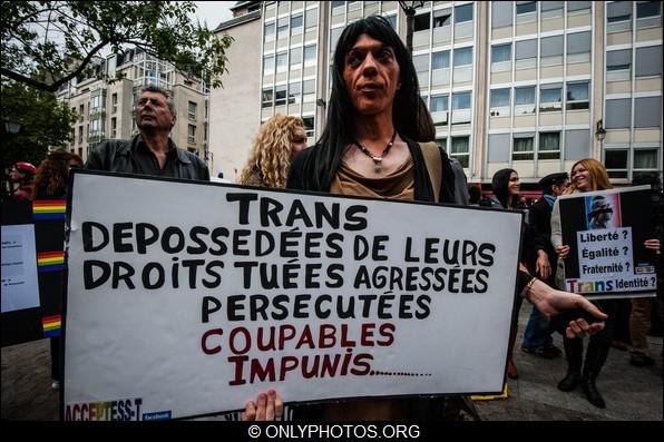 Flash-mob-contre-lesbophobie-paris0006