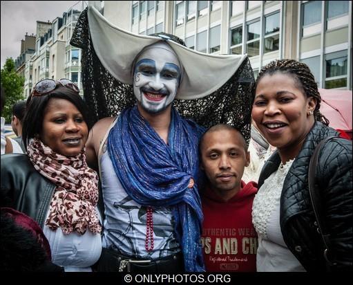 Flash-mob-contre-lesbophobie-paris0001
