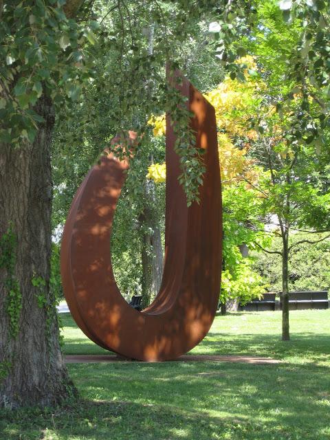Ce que j'ai aperçu de l'America's cup, loin de la foule qui était, paraît-il, considérable...
