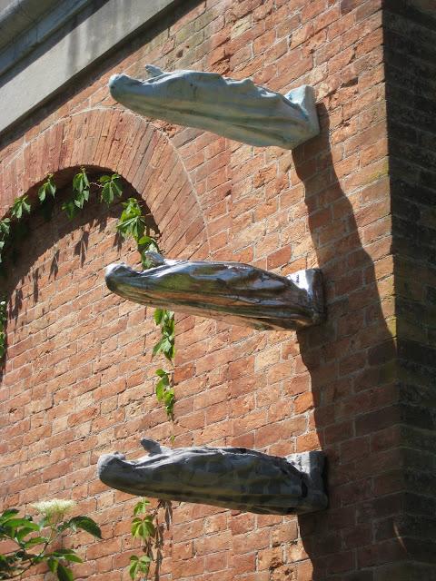 Ce que j'ai aperçu de l'America's cup, loin de la foule qui était, paraît-il, considérable...