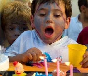 Les premières fois : le premier anniversaire entre copains !