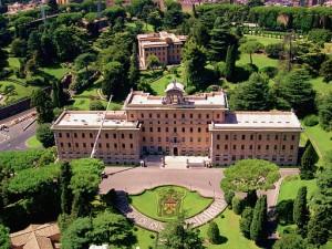 Scandale institutionnel au Vatican