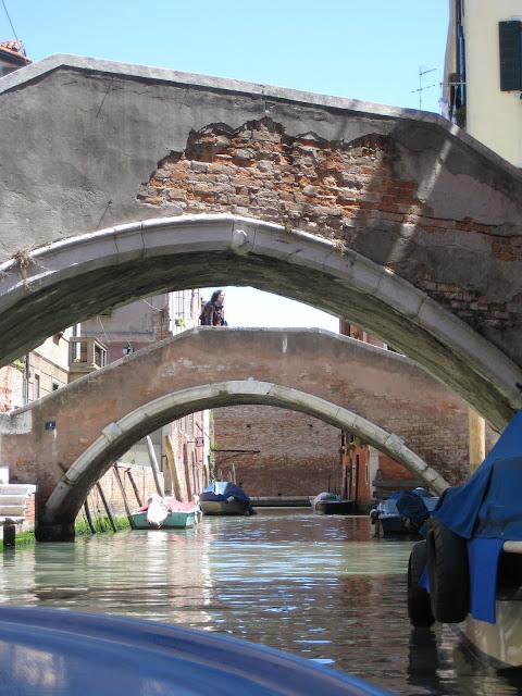 On continue la balade en barque