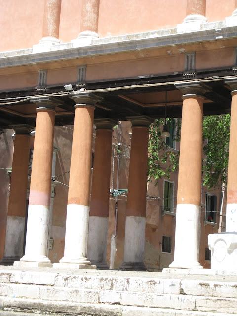 On continue la balade en barque