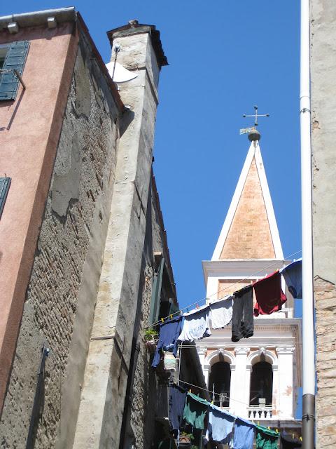 On continue la balade en barque