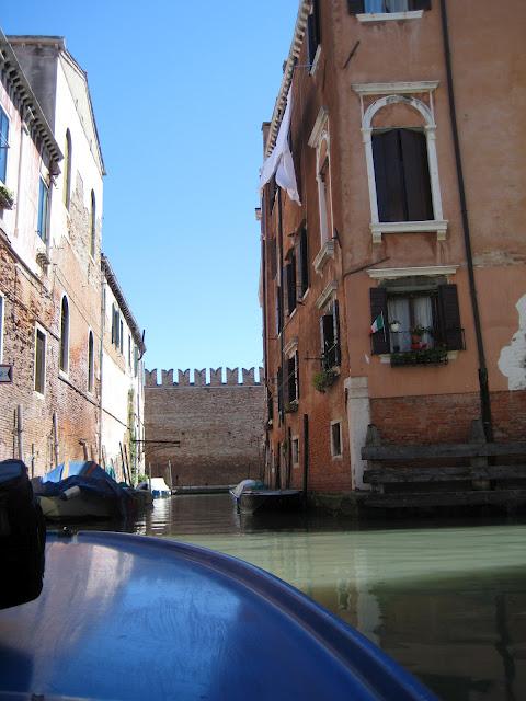 On continue la balade.