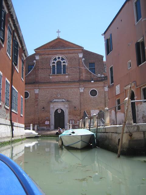 Encore dans la barque bleue