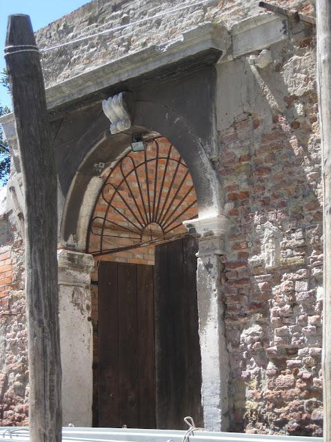 Encore dans la barque bleue
