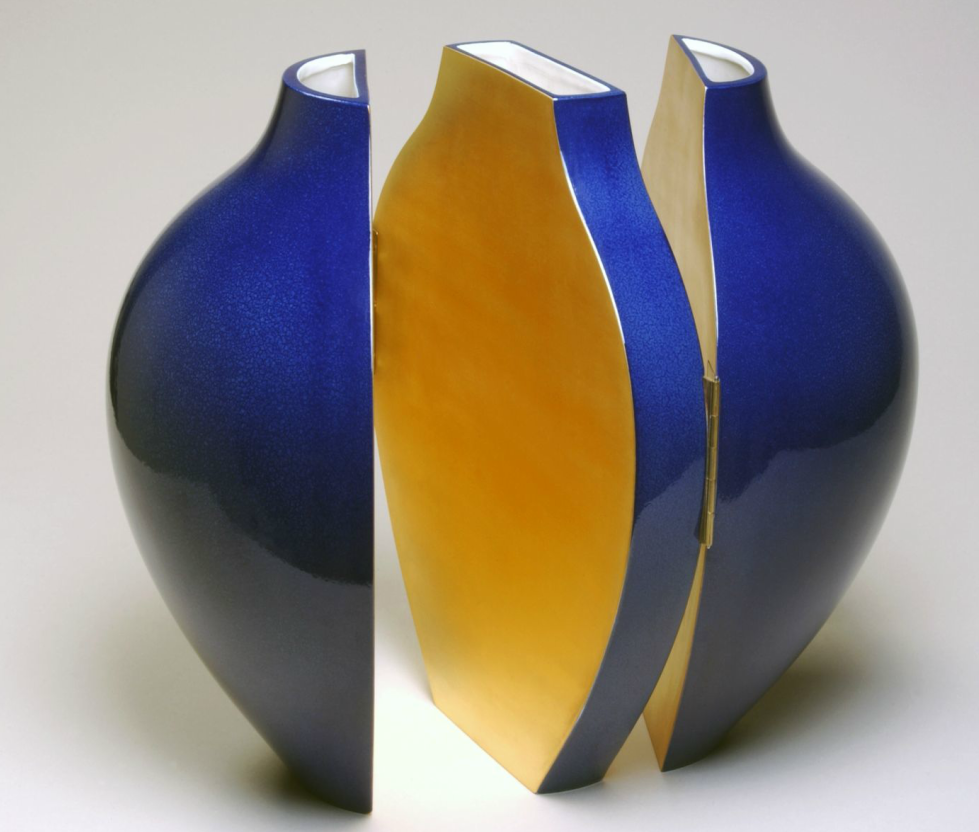 INTERACTIVE TRYPTIQUE VASE ARMAN 1 Interactive triptyque vase de Arman chez Artcurial    Céramique Design & Moderne