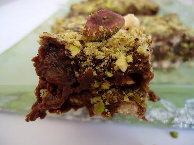 BARRES SANS CUISSON CHOCOLAT PISTACHES NOISETTES