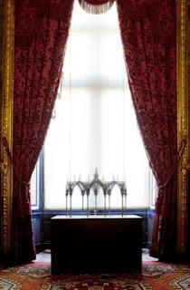 WIM DELVOYE AT THE LOUVRE (PARIS)