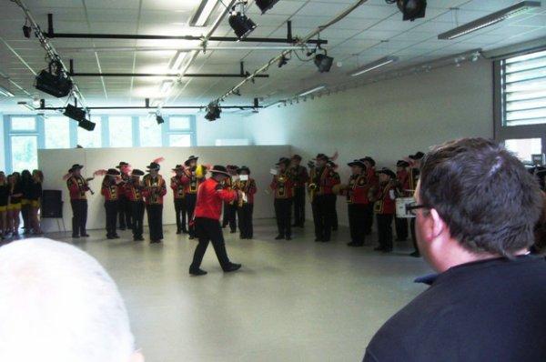 Carnaval à Beaulieu : la météo peu avenante avait obligé à rapatrier le spectacle dans la salle Raoul Dautry
