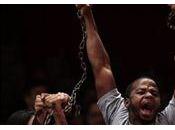 Trois personnes mille contraintes travail forcé dans monde