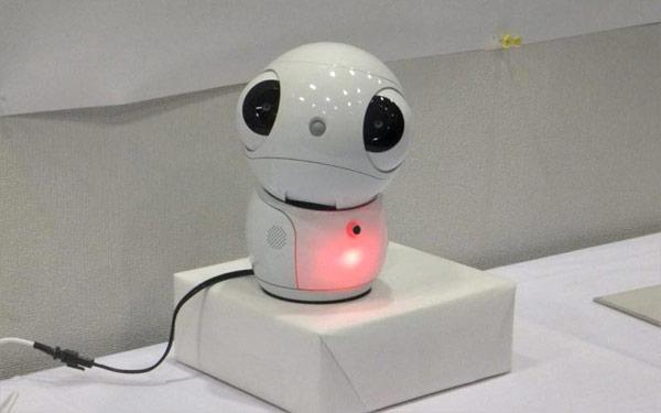 apripetittoshibarobot Toshiba ApriPetit : un petit assistant robotique