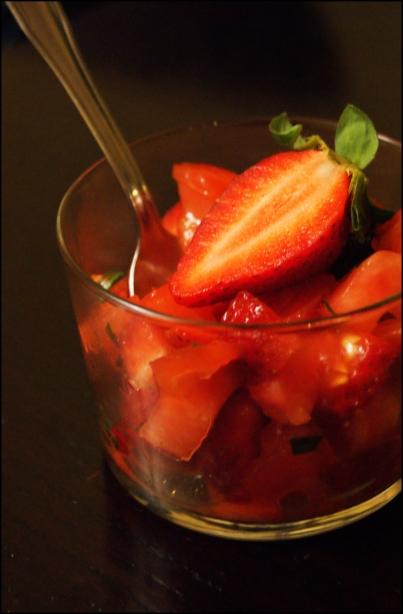 Verrine tomate/fraise et basilic