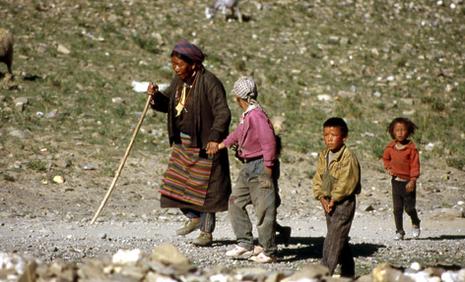 tibet-vieille-et-gosses.1206004513.jpg