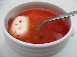 Soupe froide tomate/mozzarella et basilic