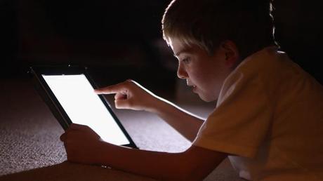 ipad enfant Ils offrent un iPad à leurs enfants pour espionner leurs ex partenaire