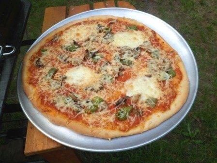 Pizza-mozarella-et-ail-1-copie-1.JPG