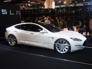 La première Tesla Model S livrée ! (vidéo)
