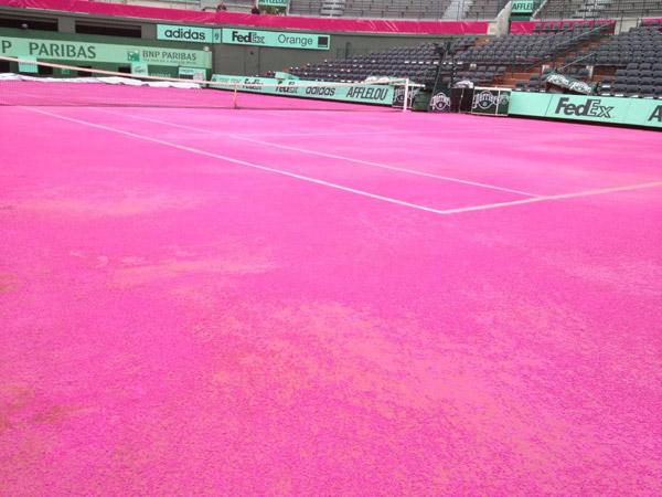 Roland Garros : Terre battue rose pour la journée de la Femme !