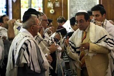 Juifs Iraniens dans une synagogue de Téhéran