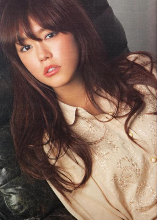 Kiritani Mirei impeccable pour BARFOUT.