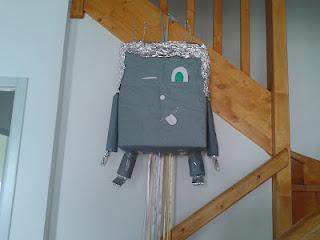 DIY : Yvan l'extraterrestre... Ou comment créer une Piñata!!!