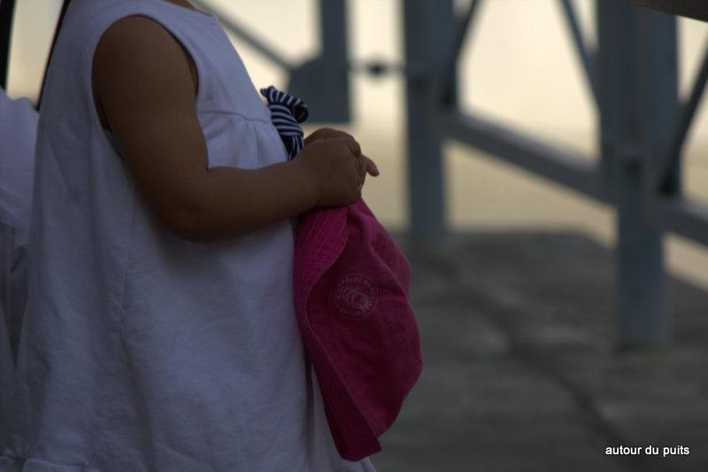 LE CHAPEAU DE LA PETITE FILLE