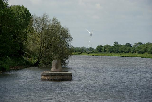 Le Carnet éolienne géante  ( 2 )