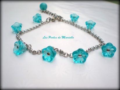 Bracelet petites fleurs bleues
