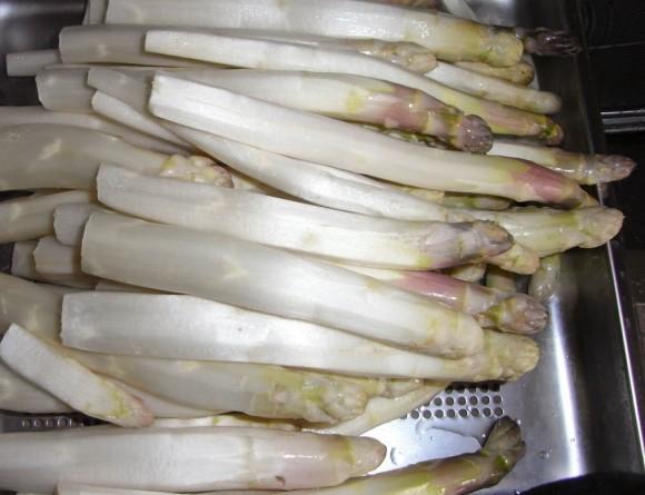 asperges blanche 580x445 Asperges printanières en tartes et en sauce