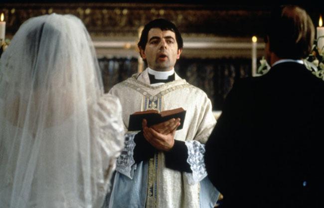 Rowan Atkinson dans Quatre mariages et un enterrement