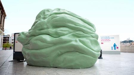 sncf 01 Des déchets surdimensionnés dans la gare de Marseille