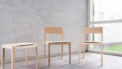 Sourire de chaise par Satoshi Ohtaki