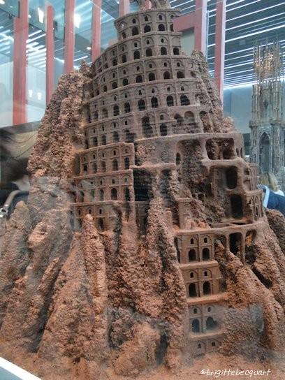 Exposition Babel au Palais des Beaux Arts.