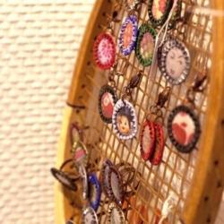 Des boucles d'oreilles avec des capsules de bière, il fallait y penser non ?, © Rose Bunker