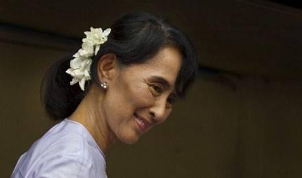 DERNIERE MINUTE - Aung San Suu Kyi vient de quitter Rangoun pour une tournée européenne de 15 jours